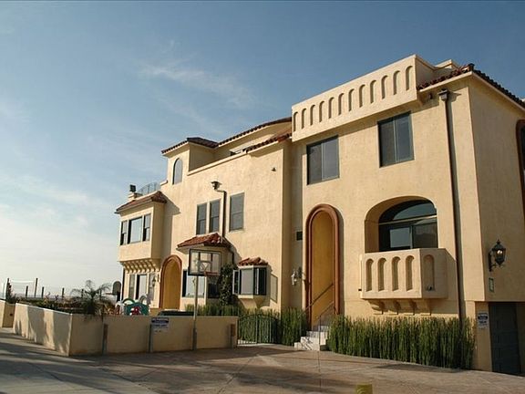 Rental unit is the back half of this Strand/Walk street property.