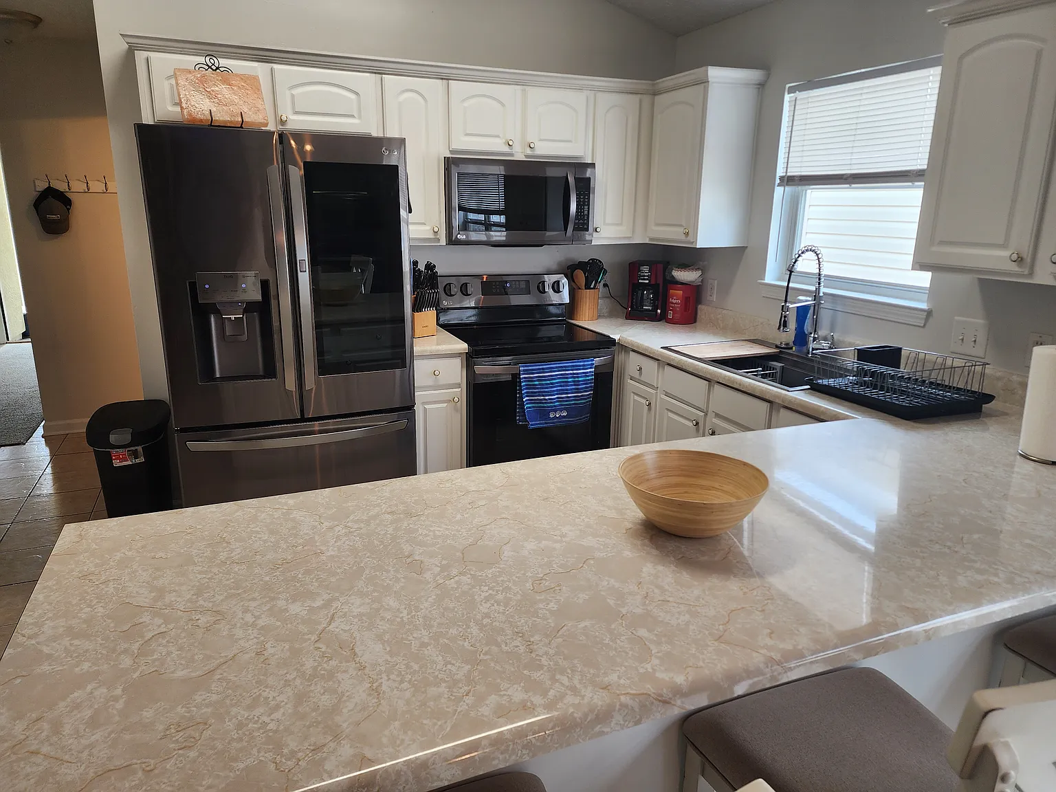 3 bed, 1351 sqft, $2,250 — Photo 2
