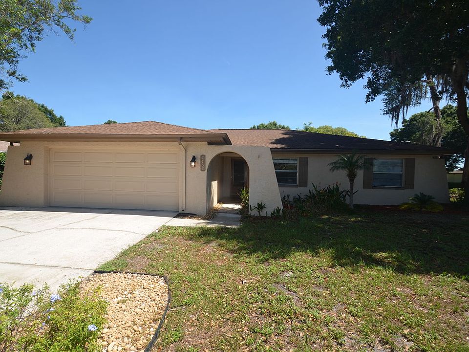 1st image of 2752 Meadow Wood Dr