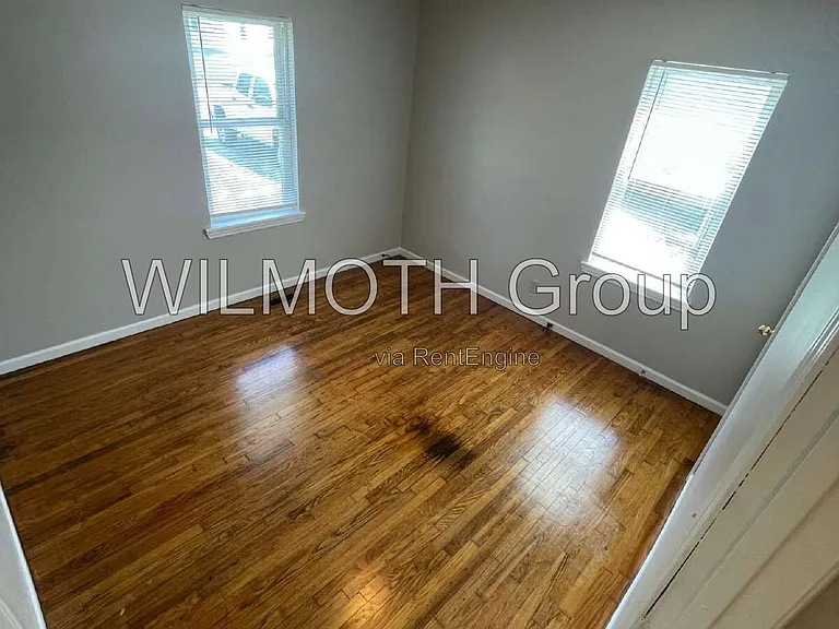 5819 Greenfield Ave — Photo 5
