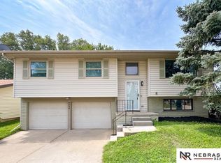 6326 N 112th Cir, Omaha, NE 68164