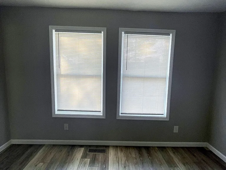 Clinic Court Apartments — Photo 33