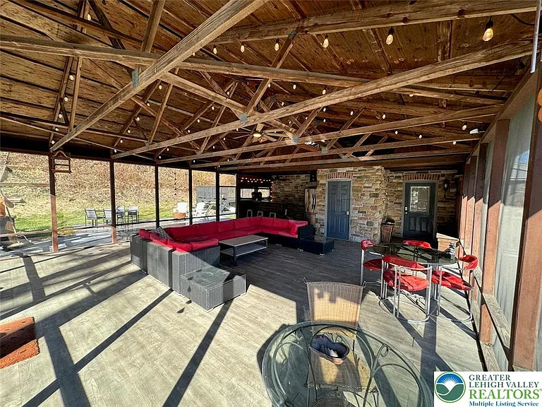 312 Lehigh Dr — Photo 5