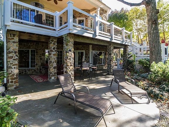 3rd image of 16215 Valhalla Dr