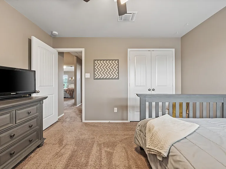 5221 Cicero Dr — Photo 17