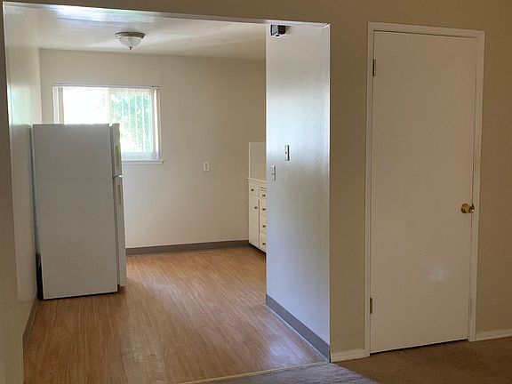4th image of 2095 Lincoln Ave APT 12