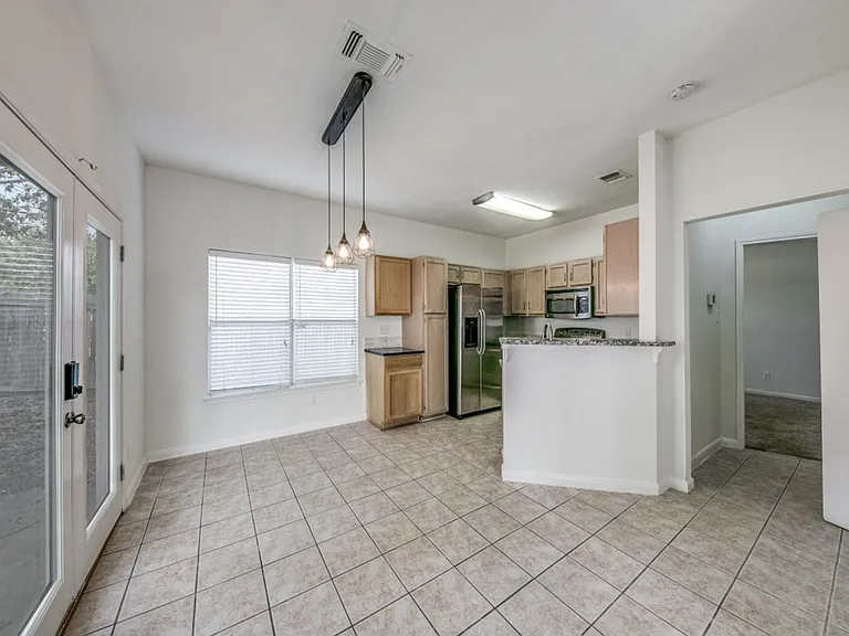 16606 Winding Oak Dr — Photo 5