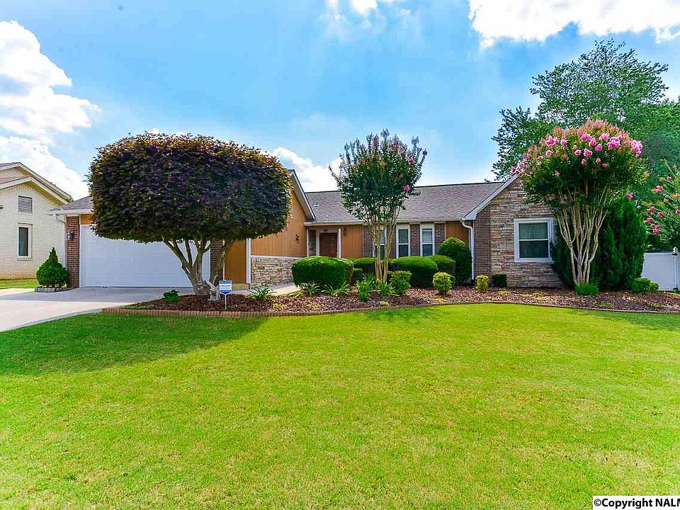 1st image of 13022 Camelot Dr SE