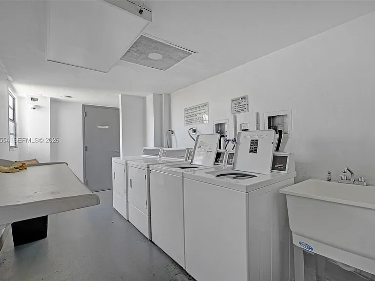 20400 W Country Club Dr #812 — Photo 35
