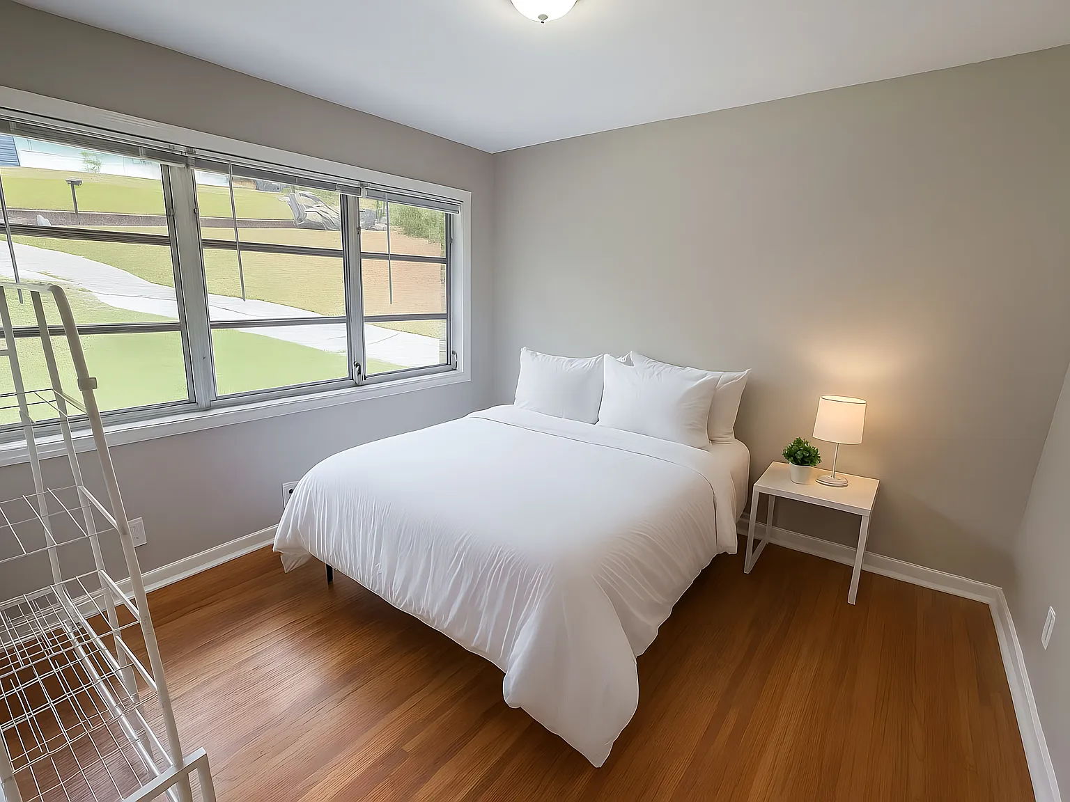 4 bed, 4.0 bath, 2100 sqft, $841 — Photo 1