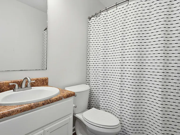 Britt Lake Apartments — Photo 36