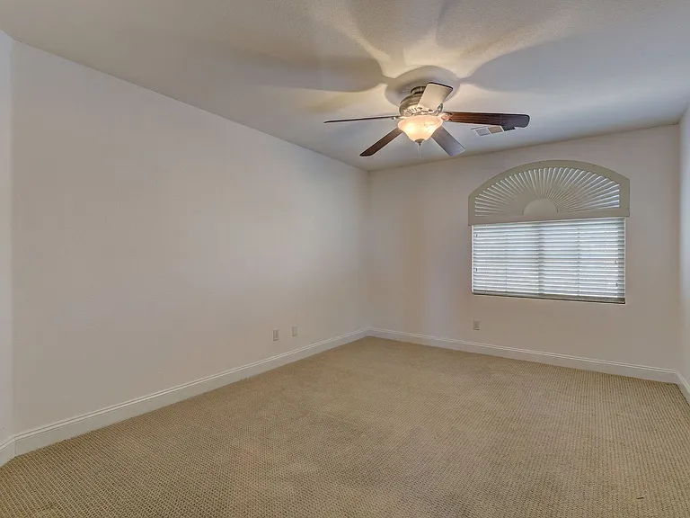 3920 Larkcrest St — Photo 17