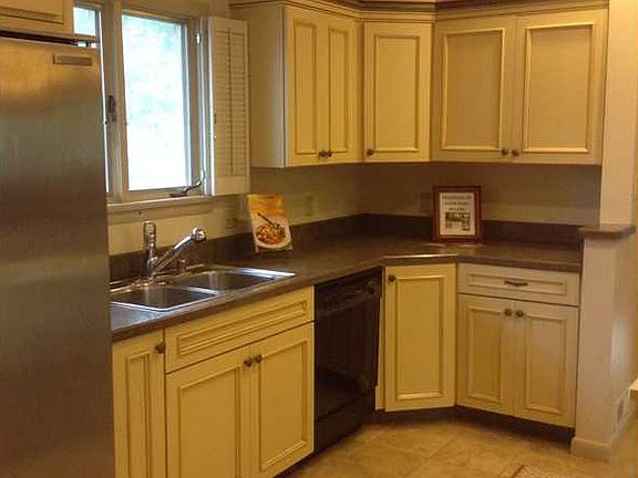 3rd image of 3010 Shady Ln