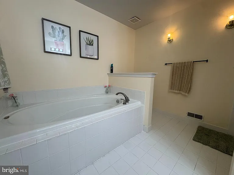 37 Weaver Dr — Photo 9