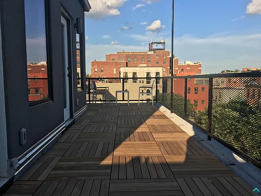 Rented by EXR | media 58