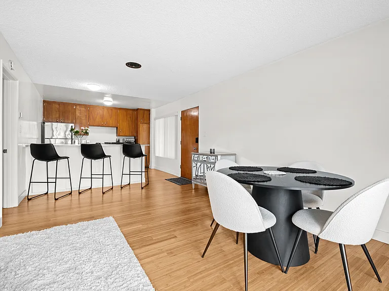801 E 1st St #1 — Photo 3
