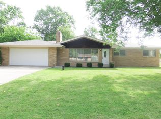 W148N7884 Menomonee Manor Dr, Menomonee Falls, WI 53051