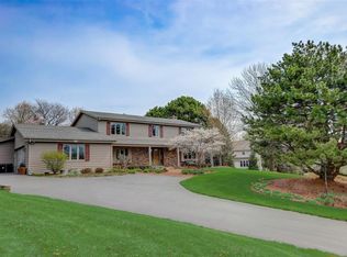 1290 Betsy Ross Ct, Brookfield, WI 53045