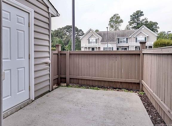 3rd image of 1109 Settlement Dr #0