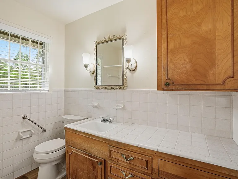 10240 Post Oak Dr — Photo 36
