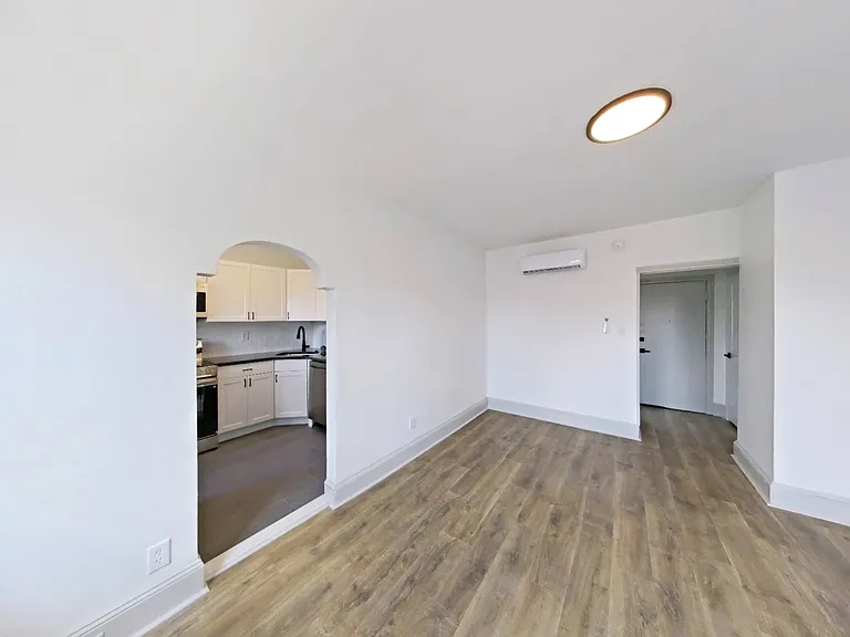 355 Lyceum Ave #3 — Photo 2