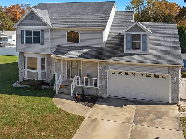 453 Andrew Ave, Bayville, NJ 08721