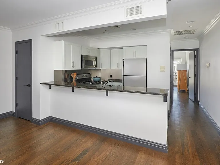 85 Hudson Ave #4A — Photo 3