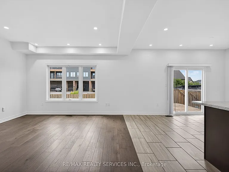 4 Bergenstein Cres — Photo 7
