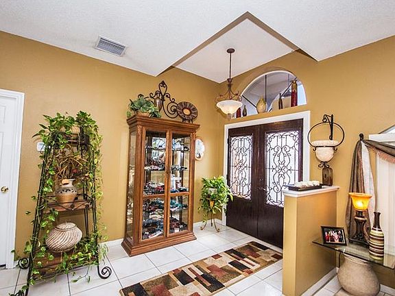 2nd image of 535 Pinehurst Cv