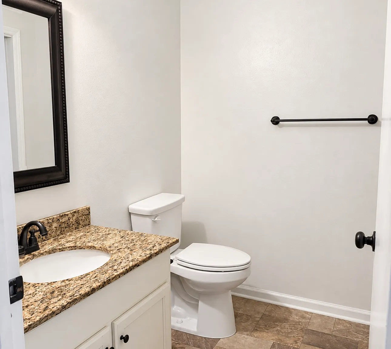 3 bed, 2.5 bath, 1679 sqft, $1,650 — Photo 2