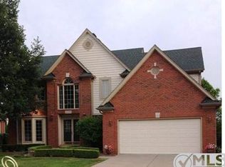 20340 Breezeway Dr, Macomb, MI 48044