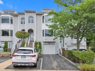 24182A Oak Park Dr, Little Neck, NY 11362