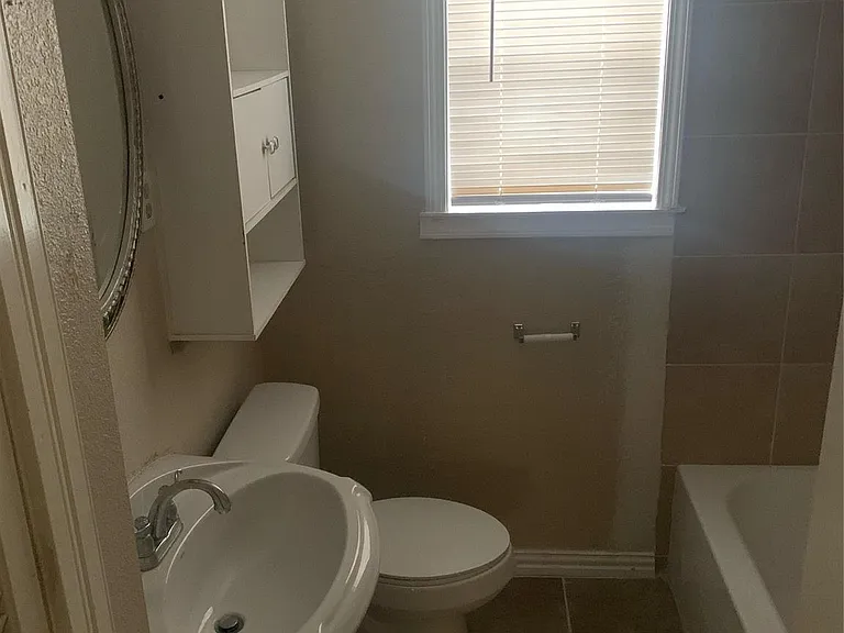 7304 Kinney St — Photo 17