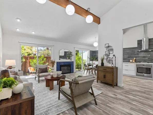 10843 Northoak Sq, Cupertino, CA 95014