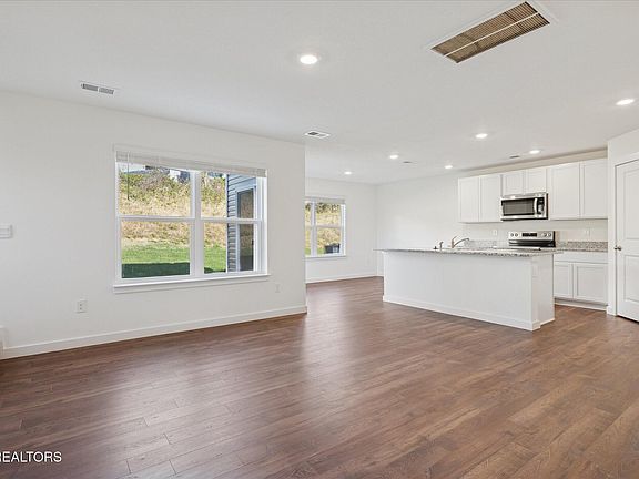 3rd image of 6832 Tramway Ln