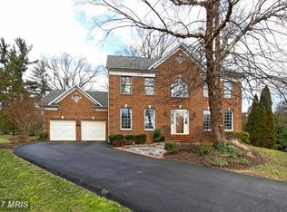 2850 Willowmere Woods Dr, Vienna, VA 22180