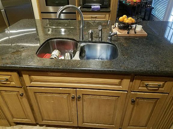 4th image of 609 Saint James Dr