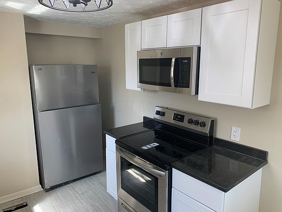 3rd image of 320 Collingwood Ave