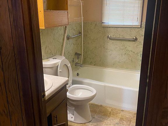 3rd image of 1933 Hammond Hill Rd