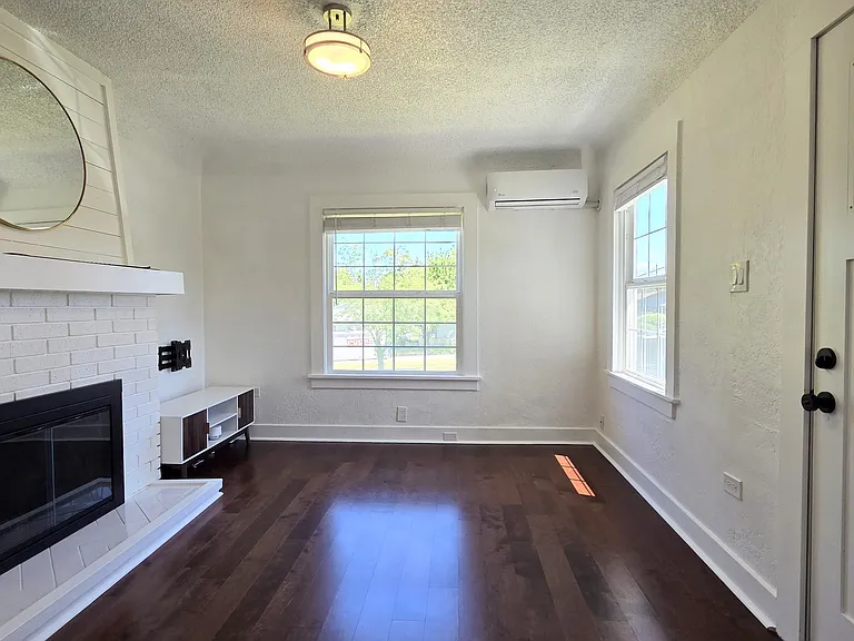 8143 10th Ave SW — Photo 8