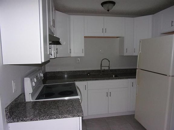 4th image of 4007 Avenue I #B