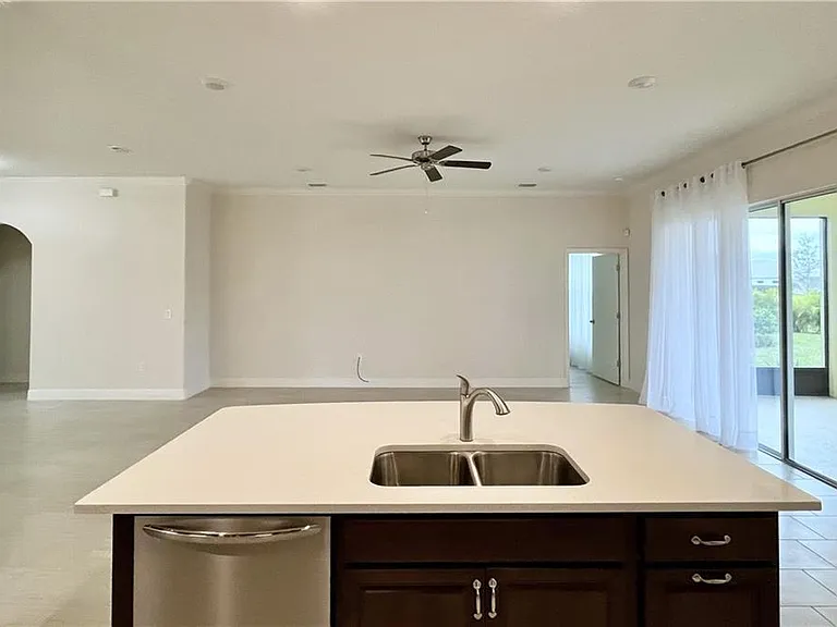 6400 Nevis Ct — Photo 8