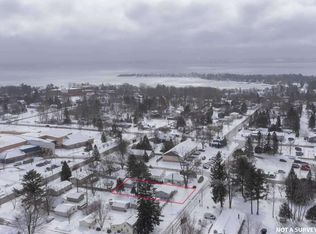 824 N Traverse St, Harbor Springs, MI 49740