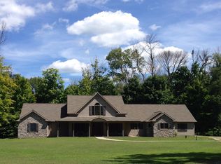 2198 Refugee Rd, Hebron, OH 43025