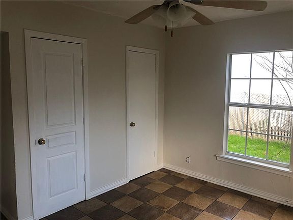 3rd image of 1502 Birch Dr