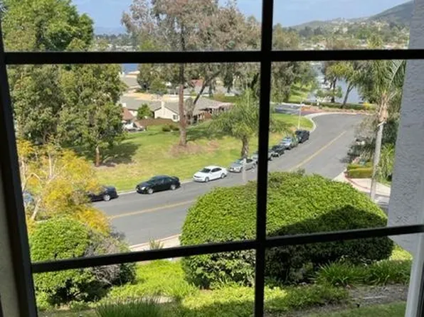 1636 Via Caminar, San Marcos, CA 92078