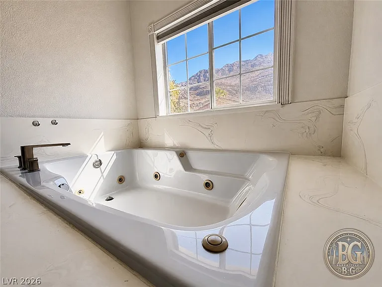 764 Benedict Dr — Photo 33
