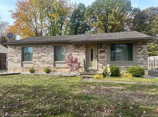 41617 Clayton St, Clinton Township, MI 48038