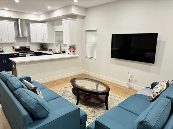 2911 Magnolia St, Oakland, CA 94608