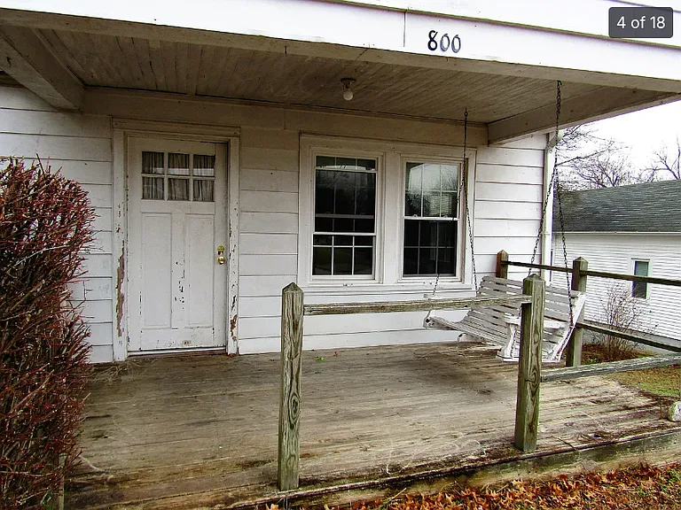 800 Fleming St — Photo 4